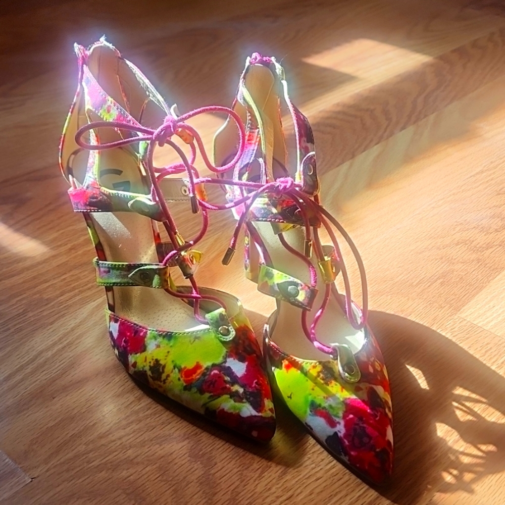 By Guess high heels 👠